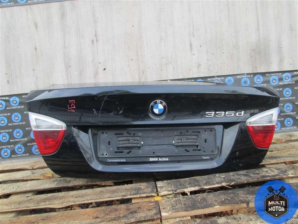 Фонарь крышки багажника левый BMW 3 (E90 ) (2005-2013)