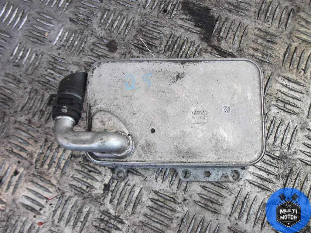 Теплообменник (Радиатор масляный) AUDI Q5 8R- (2008-2017)