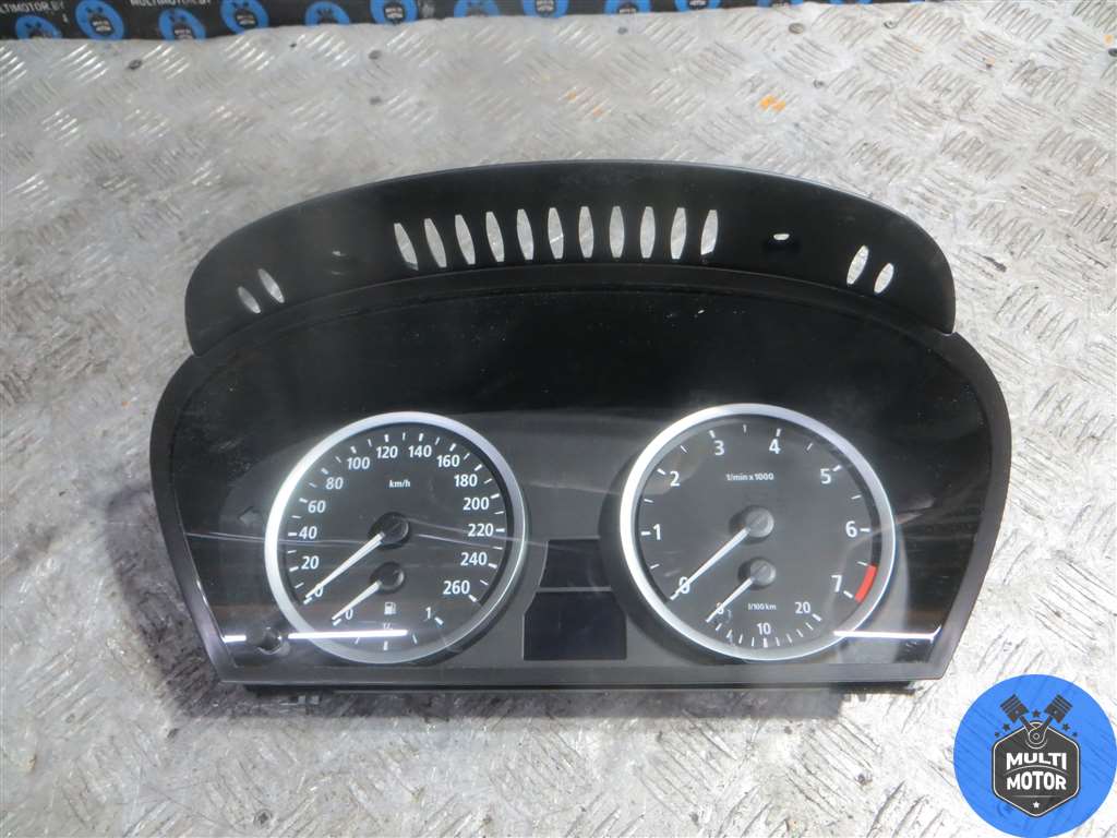 Щиток приборов (приборная панель) BMW 5 (E60/E61) (2003-2010)