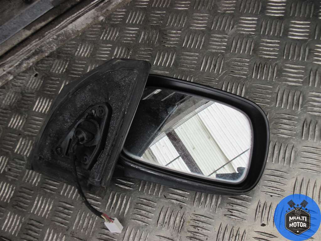 Зеркало наружное правое TOYOTA COROLLA E12 (2001 - 2007 г.в.)