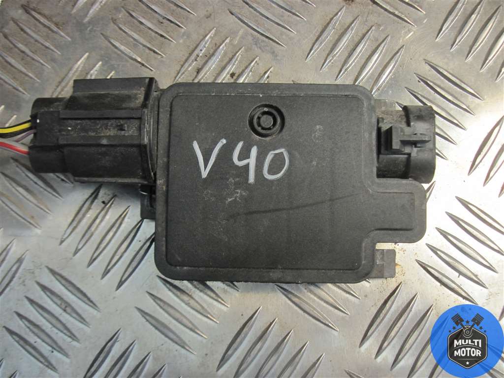 Реле вентилятора VOLVO V40 II (2012-2017)