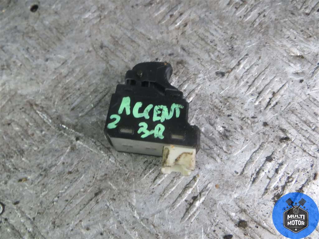 Кнопка стеклоподъемника HYUNDAI ACCENT II (2000-2005)