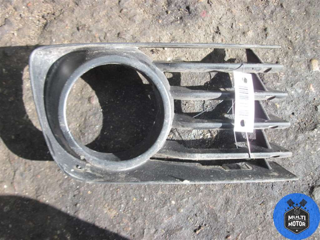 Заглушка (решетка) в бампер TOYOTA PRIUS (2003-2009)