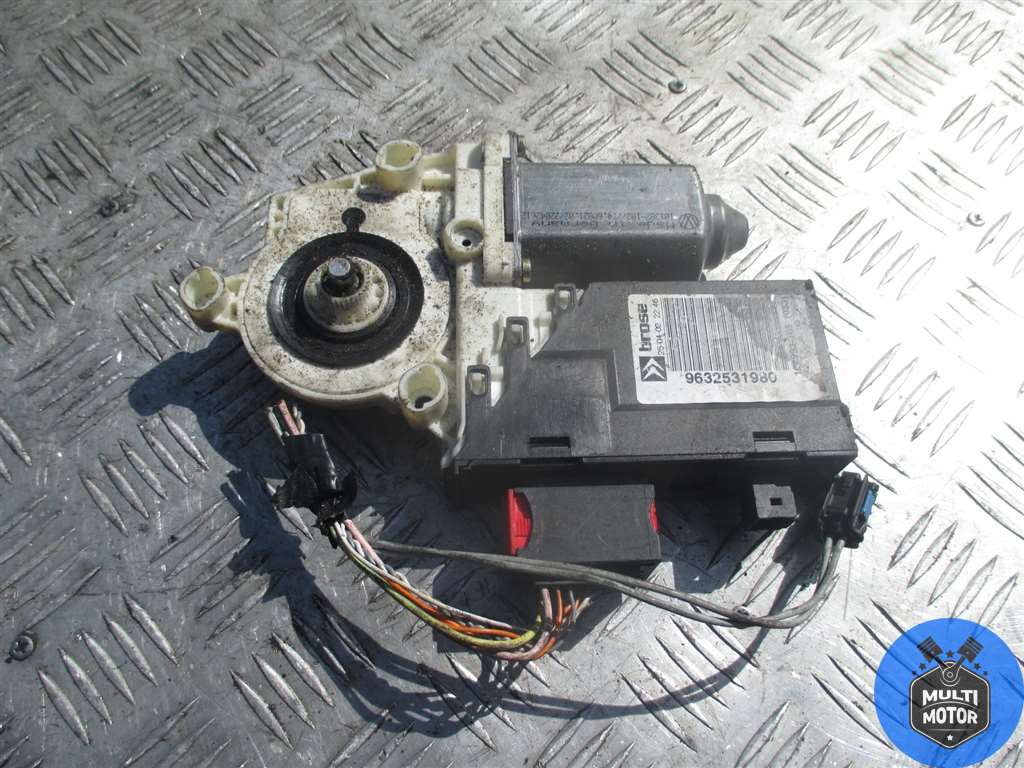 Моторчик стеклоподъемника передний правый CITROEN C5 I (2001-2004)